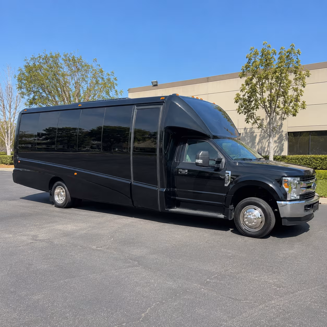 el monte night out party bus rental