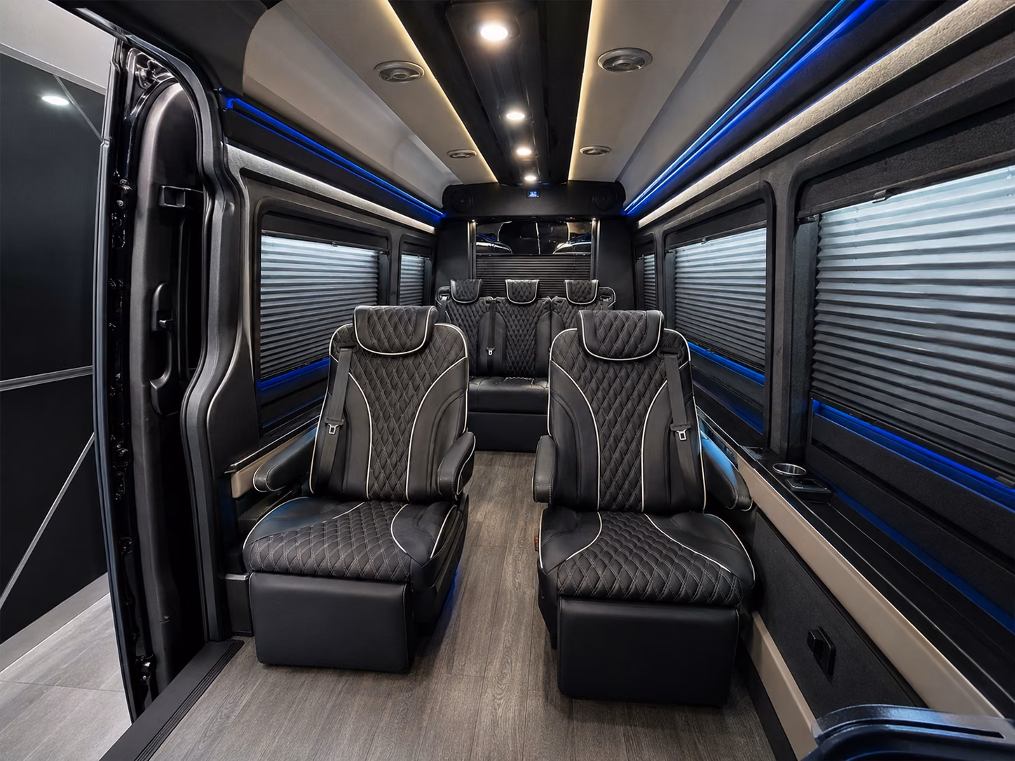 elmontecharterbuscompany com is here to make multi stop airport pickups simple